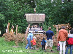Setkání Jeníčků a Mařenek 2007 - Domečku, otoč se!